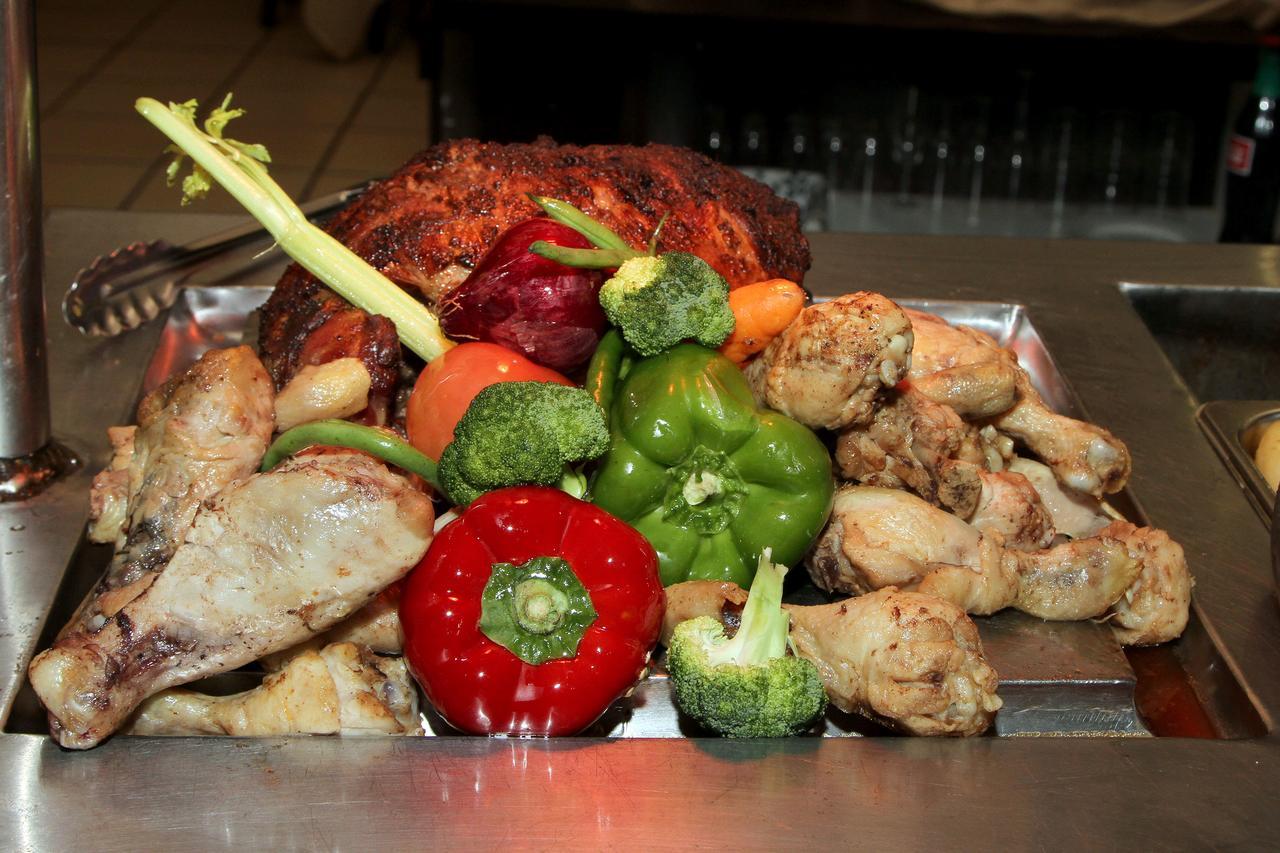 Nongoma Lodge & Inn Cc Dış mekan fotoğraf